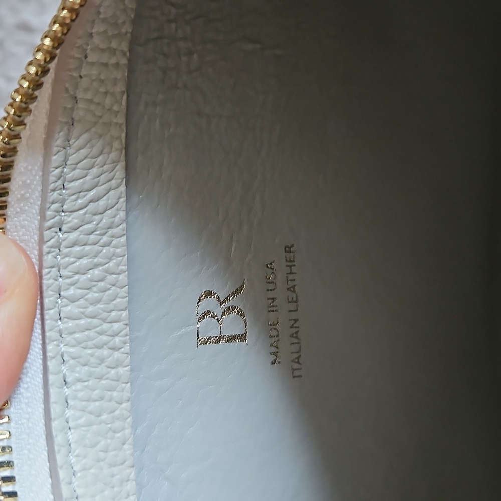 Banana Repeblic Vida Half-moon Shoulder Bag - Picture 4 of 10